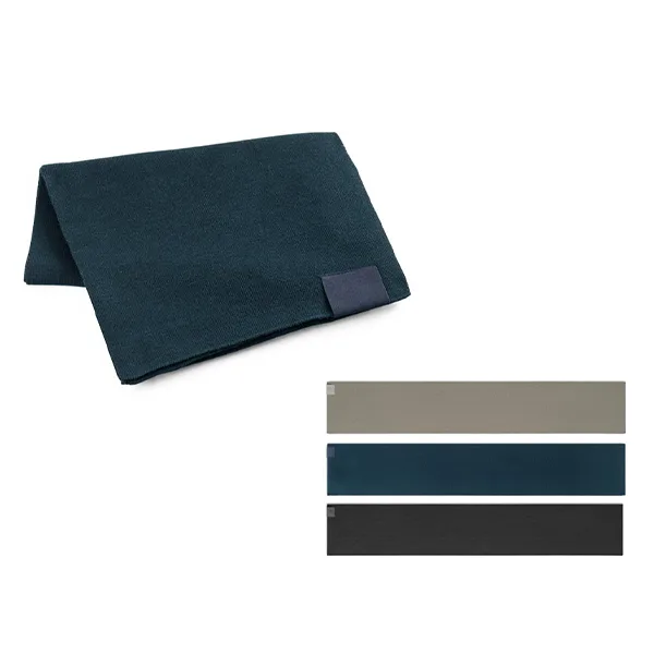 Scarf in recycled polyester (100% rPET) with a stitched detail for personalisation