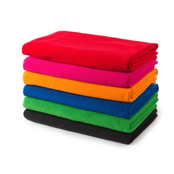 Towel in ultra absorbent and soft microfiber