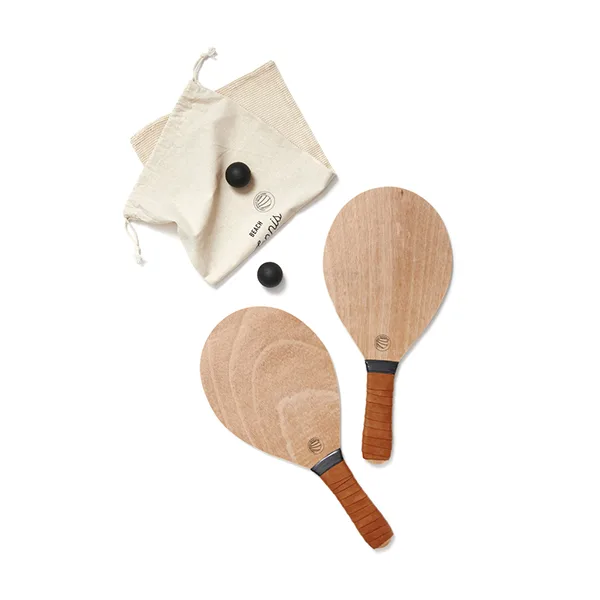 An elegant beach tennis set, made of poplar wood with PU handles for a more comfortable grip